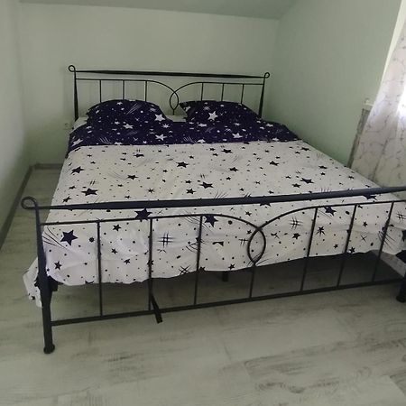 アヴリグCasa Eduアパートメント エクステリア 写真